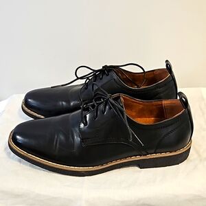 Boy's Dress Shoes. Size 7. Deer Stags. Black oxfords.
